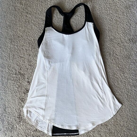 Athleta Hullabraloo Support Top in White and Black! - Picture 12 of 12